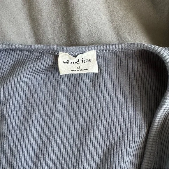 BUNDLE - Aritzia Wilfried tie front top - Picture 5 of 8